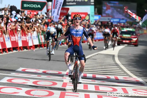 Eddie Dunbar won twee etappes in de Vuelta a Espana van 2024.