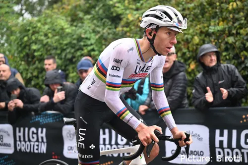 Tadej Pogacar zal op zoek zijn naar zijn eerste monument als wereldkampioen