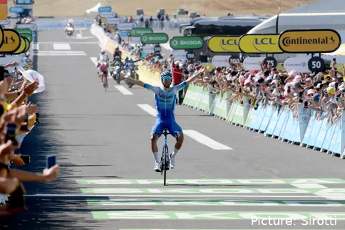 Michael Matthews wint in de Tour de France van 2022. @Sirotti