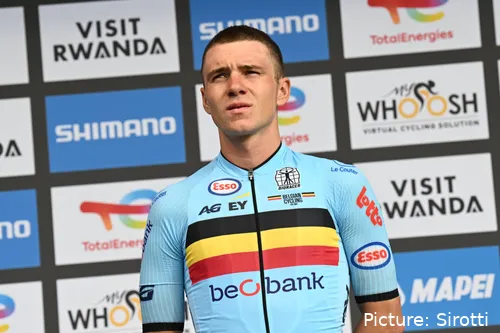Remco Evenepoel won zilver in de Kigali 2025 World Cup inline race