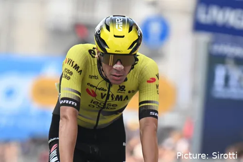 Cian Uijtdebroeks sluit zijn fietstocht met Visma af in de Tour de Guangxi