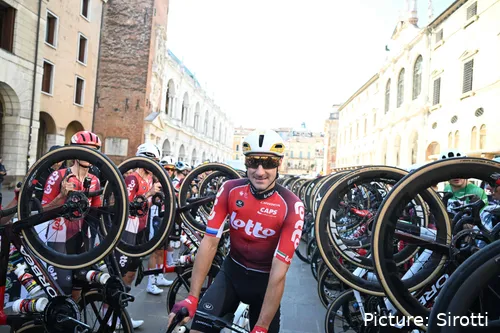 Elia Viviani