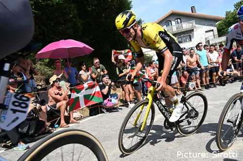 Tiesj Benoot is een van de steraanwinsten van Decathlon richting 2026