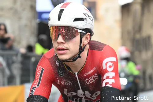 Arnaud De Lie tijdens etappe 2 van de Tirreno-Adriatico 2026