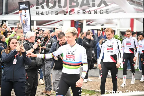 Tadej Pogacar voor Paris-Roubaix 2026