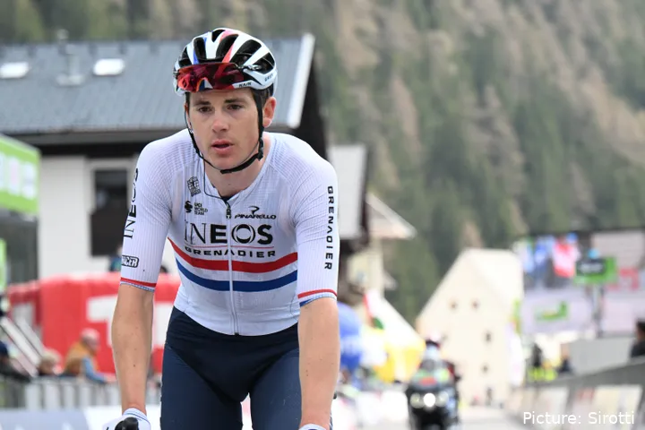 Ben Swift con el maillot de campeón nacional británico en el Tour de los Alpes