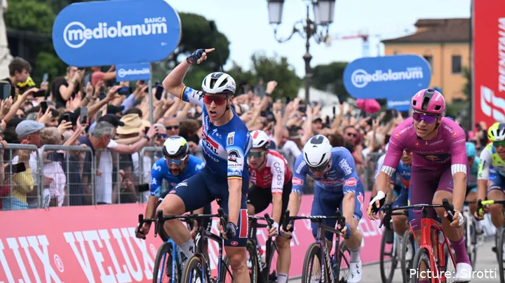 Tres triunfos de etapa para Tim Merlier en el Giro de Italia 2024.