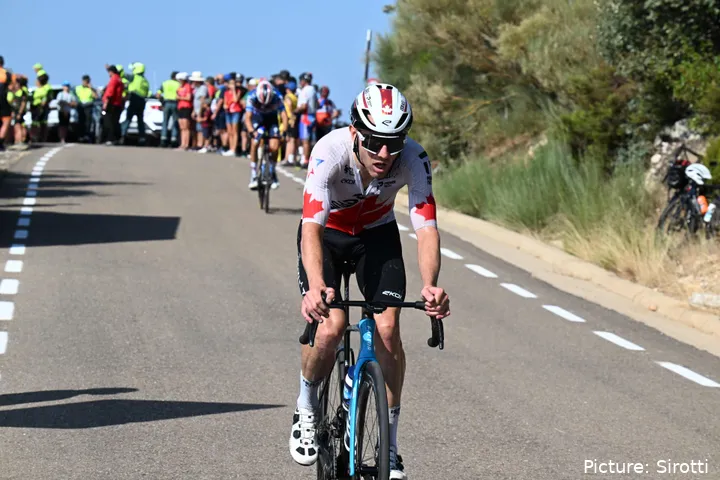 Michael Woods, con el maillot de campeón de Canadá