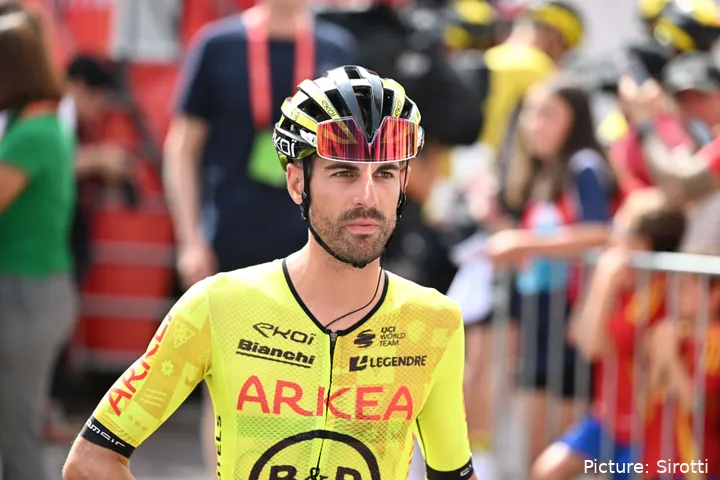 CrIstián Rodríguez en la pasada Vuelta a España con Arkéa - B&amp;B Hotels.