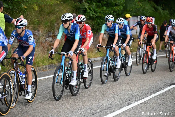 Decathlon AG2R La Mondiale tuvo una temporada destacada en 2024