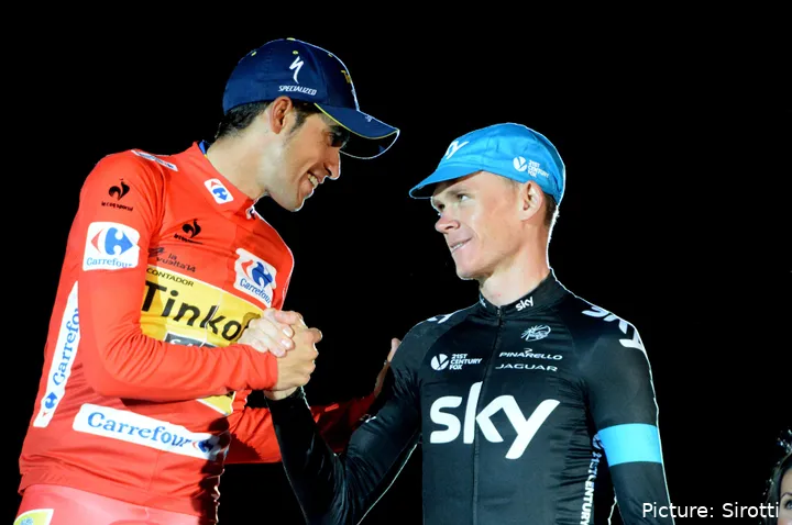 Alberto Contador y Chris Froome en el podio final de la Vuelta a España 2014