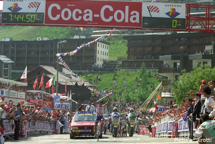La mejor victoria de su carrera en Sestrieres: inolvidable Chiappucci.