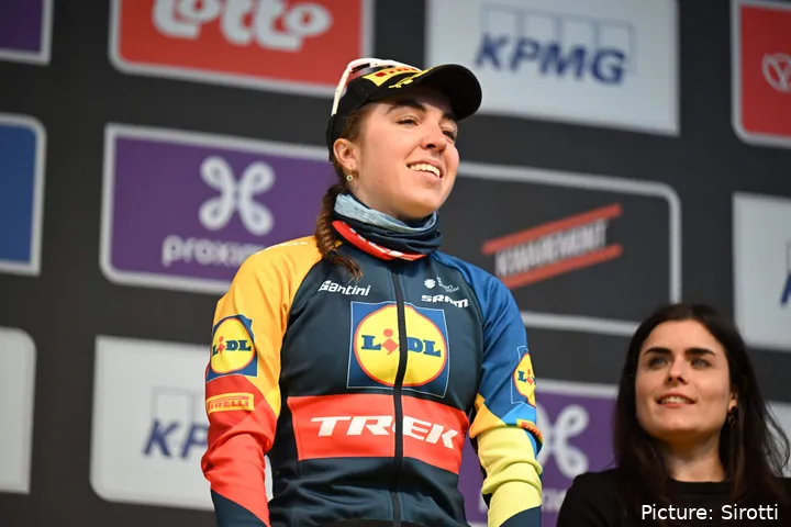 Shirin van Anrooij podría haber aspirado a ganar el Mundial de Gravel 2025