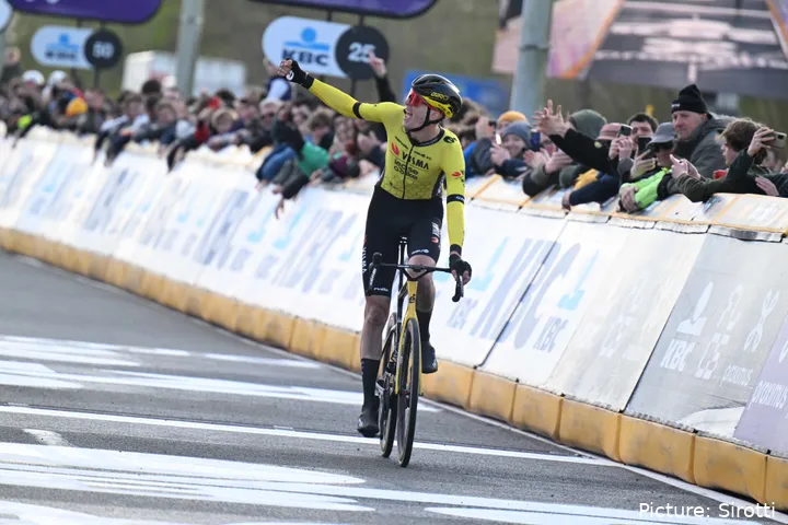 Jorgenson se hizo con la victoria en Dwars door Vlaanderen 2024