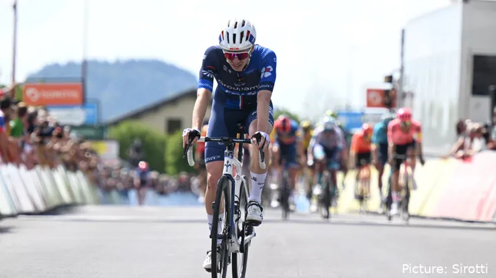 Romain Gregoire ganó la etapa 1 de la Vuelta a Suiza