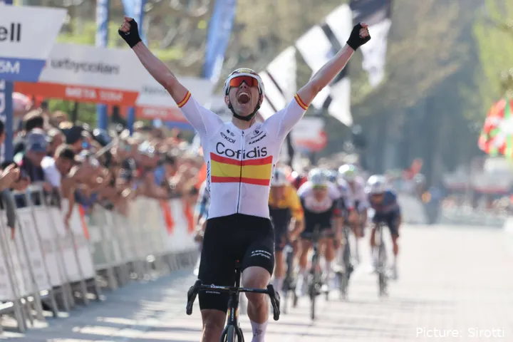 Alex Aranburu ha vestido el maillot de campeón de España el último año