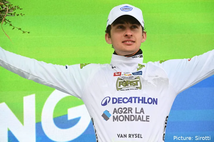 Paul Seixas, ciclista del Decathlon AG2R La Mondiale