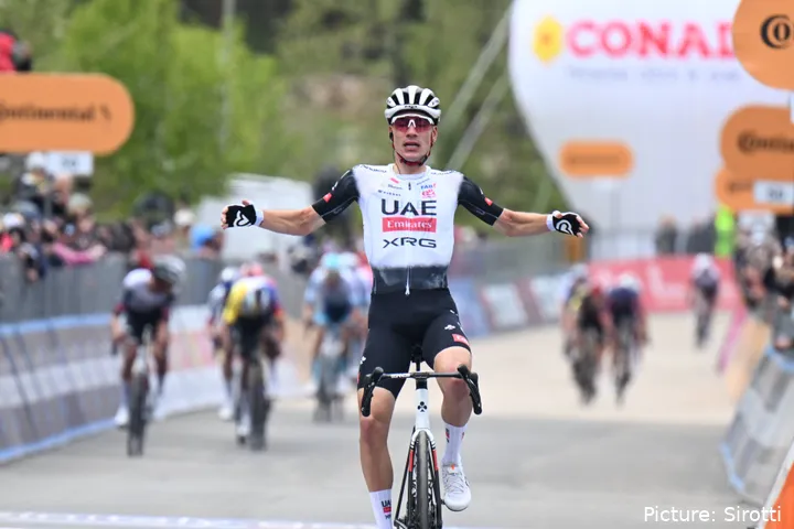 Juan Ayuso logró su primera victoria en el Giro de Italia 2025