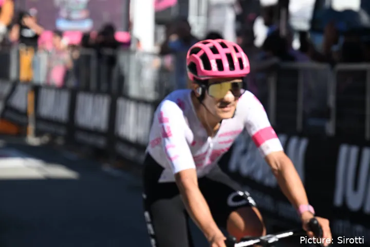 Richard Carapaz sigue a la espera de un nuevo contrato