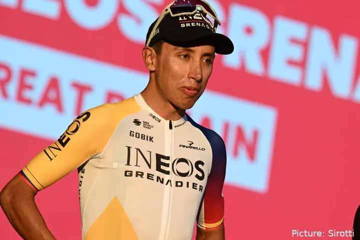 Egan Bernal estrena una nueva camiseta de campeón nacional colombiano que fue recibida muy positivamente&nbsp;