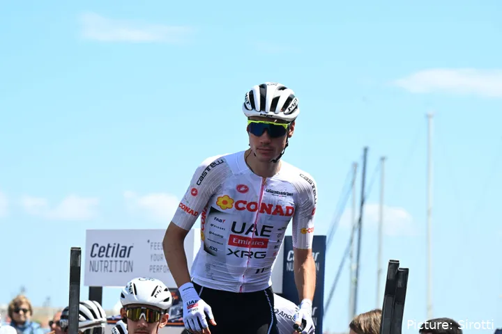 Juan Ayuso es 2º en el Giro de Italia a 31 segundos de Isaac del Toro