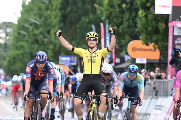 Olav Kooij se ha llevado dos victorias de etapa en el Giro de Italia 2025