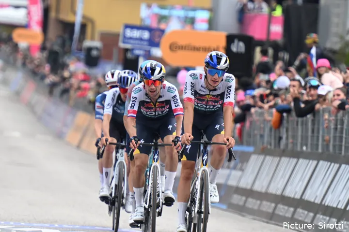 Primoz Roglic y Red Bull - BORA en el Giro de Italia 2025