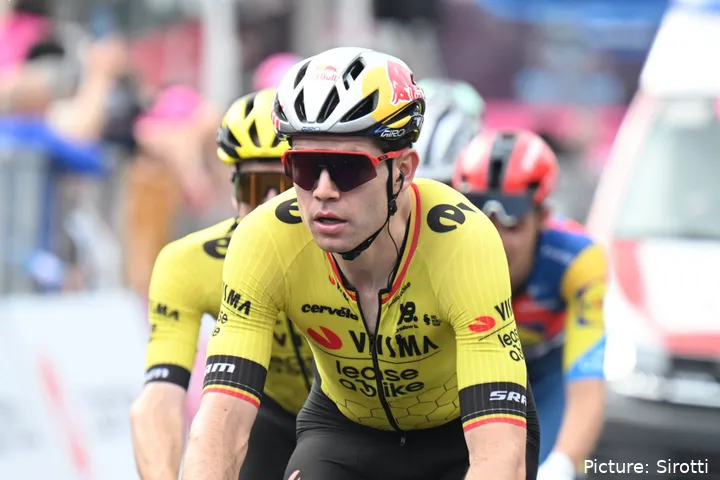 Wout van Aert, clave en la victoria de Olav Kooij en la 12ª etapa del Giro de Italia 2025