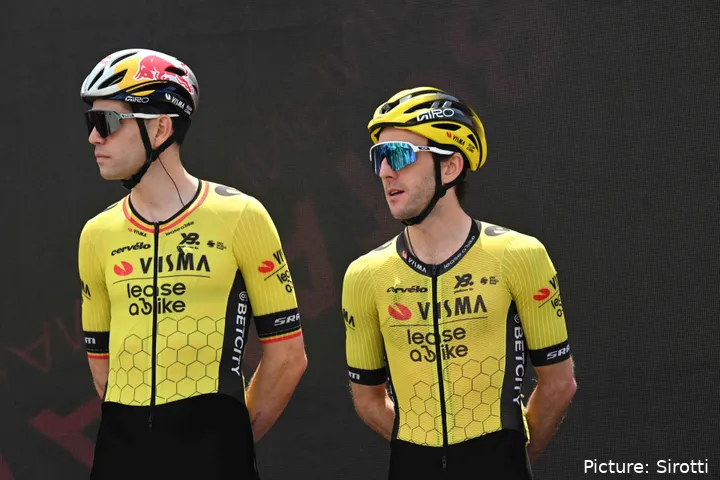Wout van Aert y Simon Yates en la última temporada del británico con Visma.