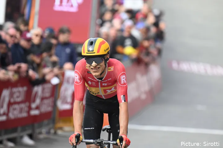 Tobias tiene un gemelo no menos talentoso, Anders, que triunfó en el Tour de Eslovenia este año.