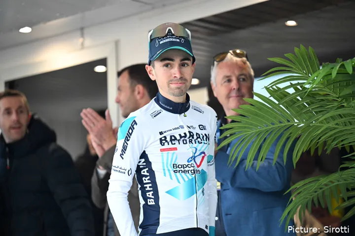 Lenny Martinez, ganador de la 8ª y última etapa del Critérium du Dauphiné 2025