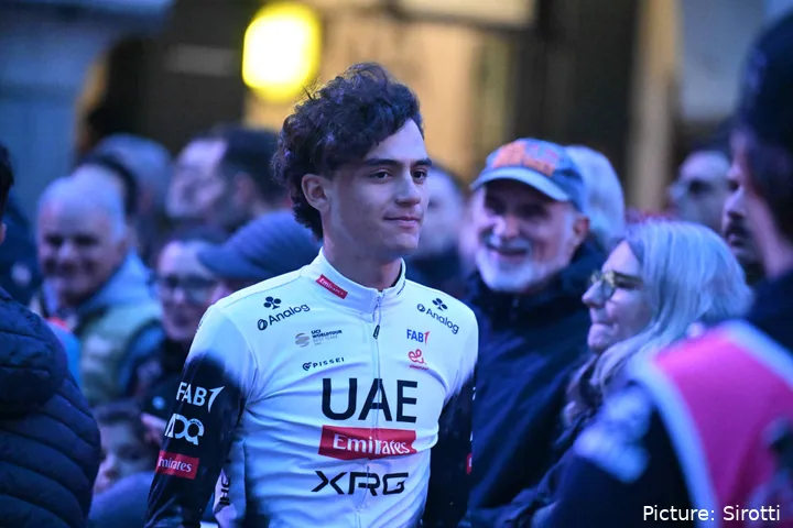 Otra bestialidad de carrera de Isaac del Toro.&nbsp;