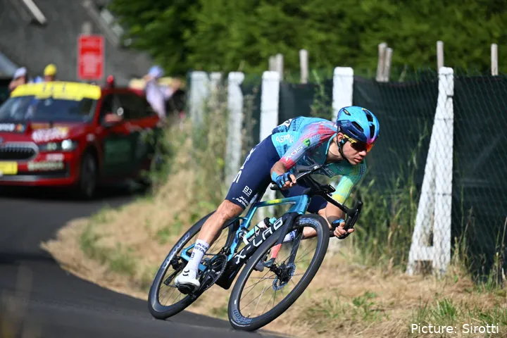 Sergio Higuita, en pleno descenso