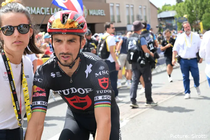 Julian Alaphilippe se retira de la Clásica de San Sebastián