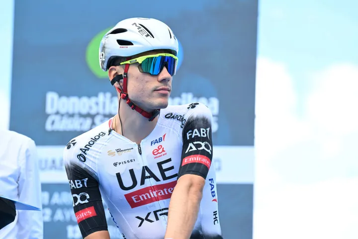 No muy buen rollo entre Juan Ayuso y UAE en la Vuelta a España 2025.&nbsp;