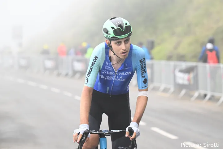 Clément Berthet pertenecía al Decathlon AG2R La Mondiale hasta 2025