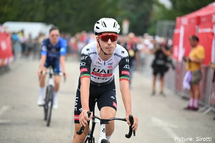 Joao Almeida acabó molesto con Vingegaard tras la etapa 7