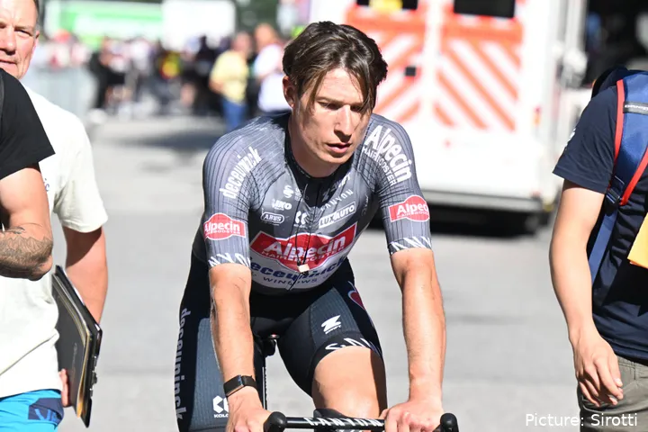 Jasper Philipsen se llevó la 1ª etapa de la Vuelta a España 2025