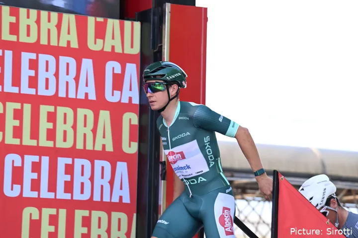 Philipsen no pudo ganar su segunda etapa en la Vuelta a España