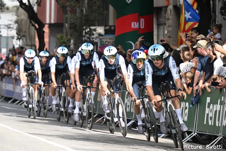 Marcel Camprubí y Fabio Christen serán importantísimos para Tom Pidcock en la última semana de la Vuelta a España 2025