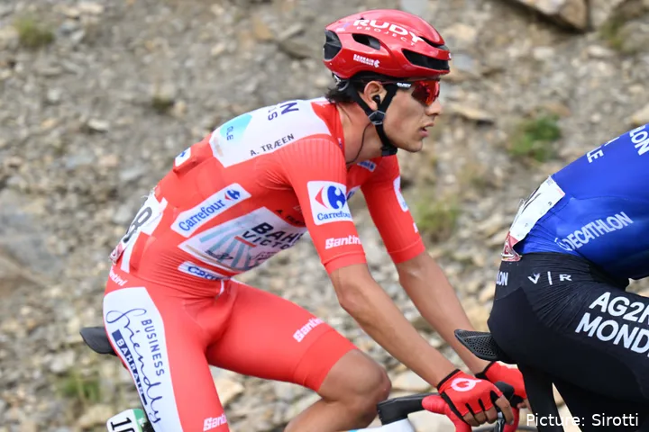 Torstein Traeen mantiene el liderato de la Vuelta a España 2025 tras 9 etapas