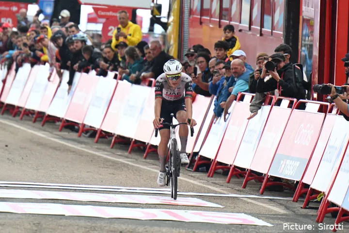 João Almeida, ganador en el Angliru en la 13ª etapa de la Vuelta a España 2025