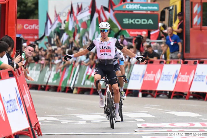 Juan Ayuso podría haber sido el gran fichaje de Movistar Team para 2026