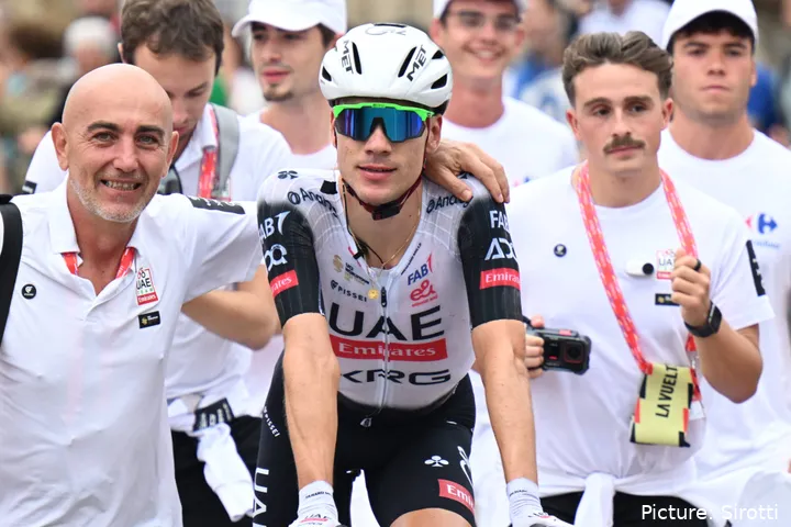 Juan Ayuso, en el punto de mira en la Vuelta a España