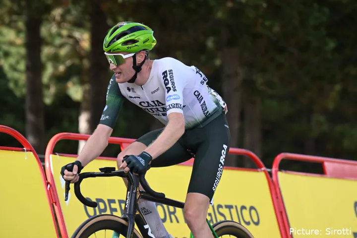 Abel Balderstone, 13º en la general de la Vuelta a España