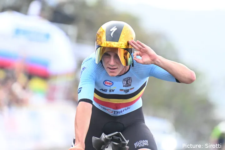Evenepoel dobló a Pogacar y ganó el Mundial Contrarreloj 2025