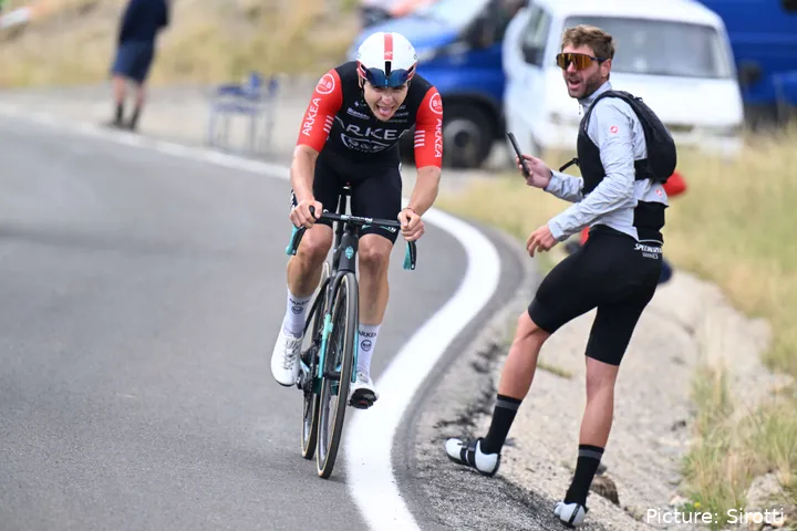 Raúl García Pierna abandona la Vuelta a España 2025