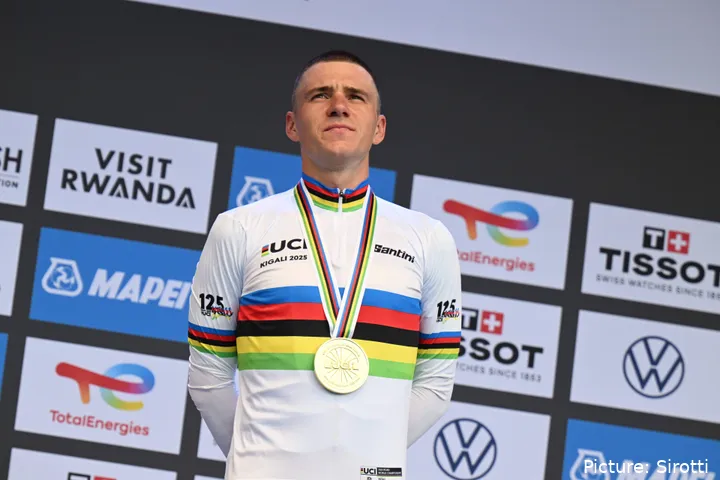 Remco Evenepoel se llevó el Mundial de contrarreloj por tercera vez consecutiva