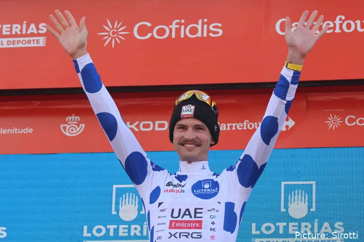 Jay Vine, líder de la montaña en la Vuelta a España 2025 tras 14 etapas