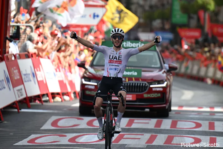 Adam Yates se llevó la Coppa Agostoni 2025
